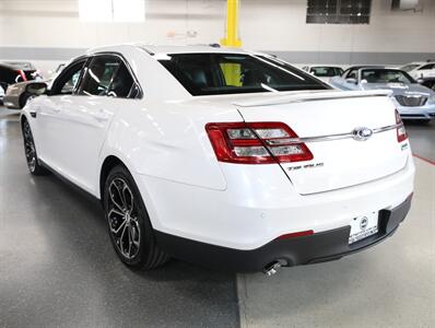 2016 Ford Taurus SHO AWD - Photo 15 - Addison, IL 60101