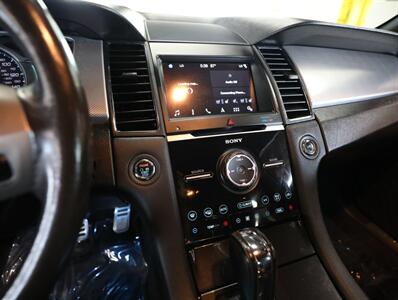 2016 Ford Taurus SHO AWD - Photo 36 - Addison, IL 60101