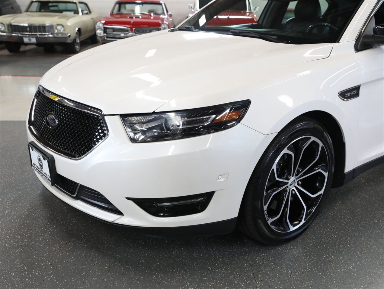 2016 Ford Taurus SHO AWD - Photo 3 - Addison, IL 60101