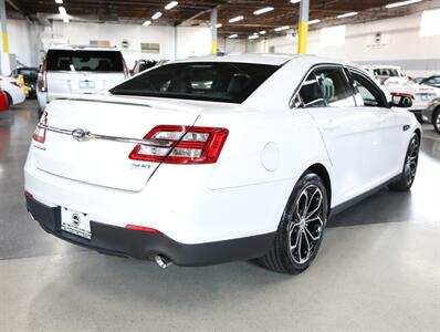 2016 Ford Taurus SHO AWD - Photo 10 - Addison, IL 60101
