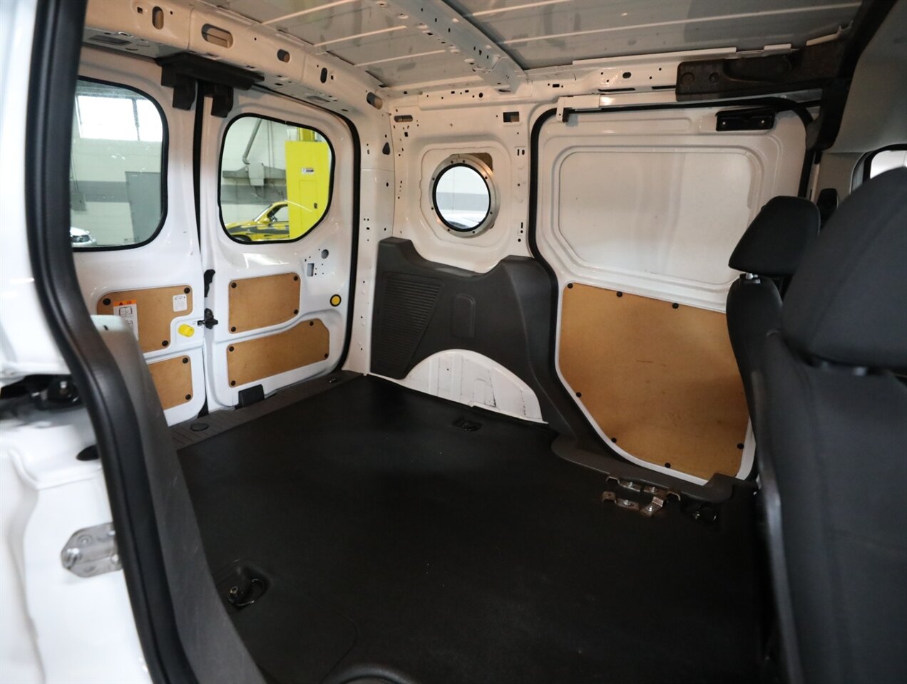 2019 Ford Transit Connect XL - Photo 20 - Addison, IL 60101