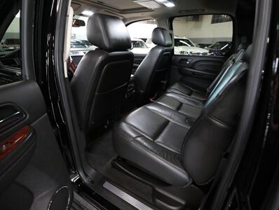2012 Cadillac Escalade EXT Premium   - Photo 26 - Addison, IL 60101