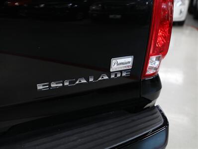 2012 Cadillac Escalade EXT Premium   - Photo 12 - Addison, IL 60101