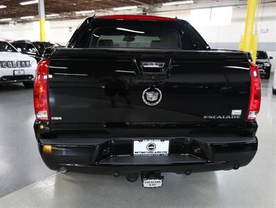 2012 Cadillac Escalade EXT Premium   - Photo 11 - Addison, IL 60101