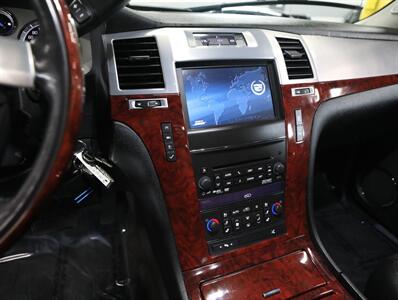 2012 Cadillac Escalade EXT Premium   - Photo 36 - Addison, IL 60101