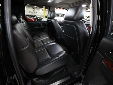 2012 Cadillac Escalade EXT Premium   - Photo 23 - Addison, IL 60101