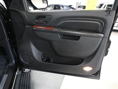 2012 Cadillac Escalade EXT Premium   - Photo 19 - Addison, IL 60101