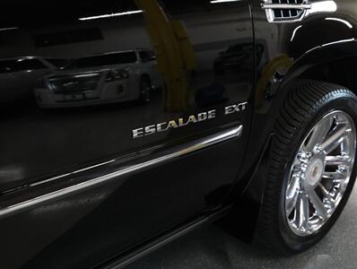 2012 Cadillac Escalade EXT Premium   - Photo 9 - Addison, IL 60101