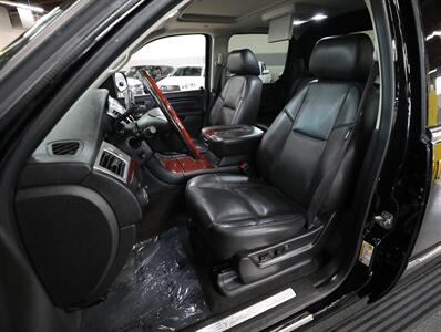 2012 Cadillac Escalade EXT Premium   - Photo 33 - Addison, IL 60101