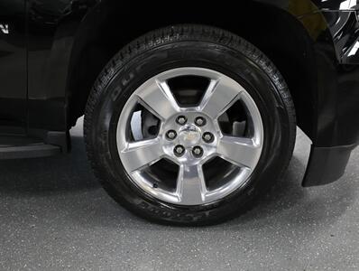 2017 Chevrolet Suburban LT 4WD   - Photo 51 - Addison, IL 60101