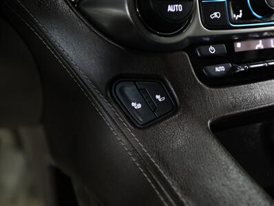 2017 Chevrolet Suburban LT 4WD   - Photo 39 - Addison, IL 60101