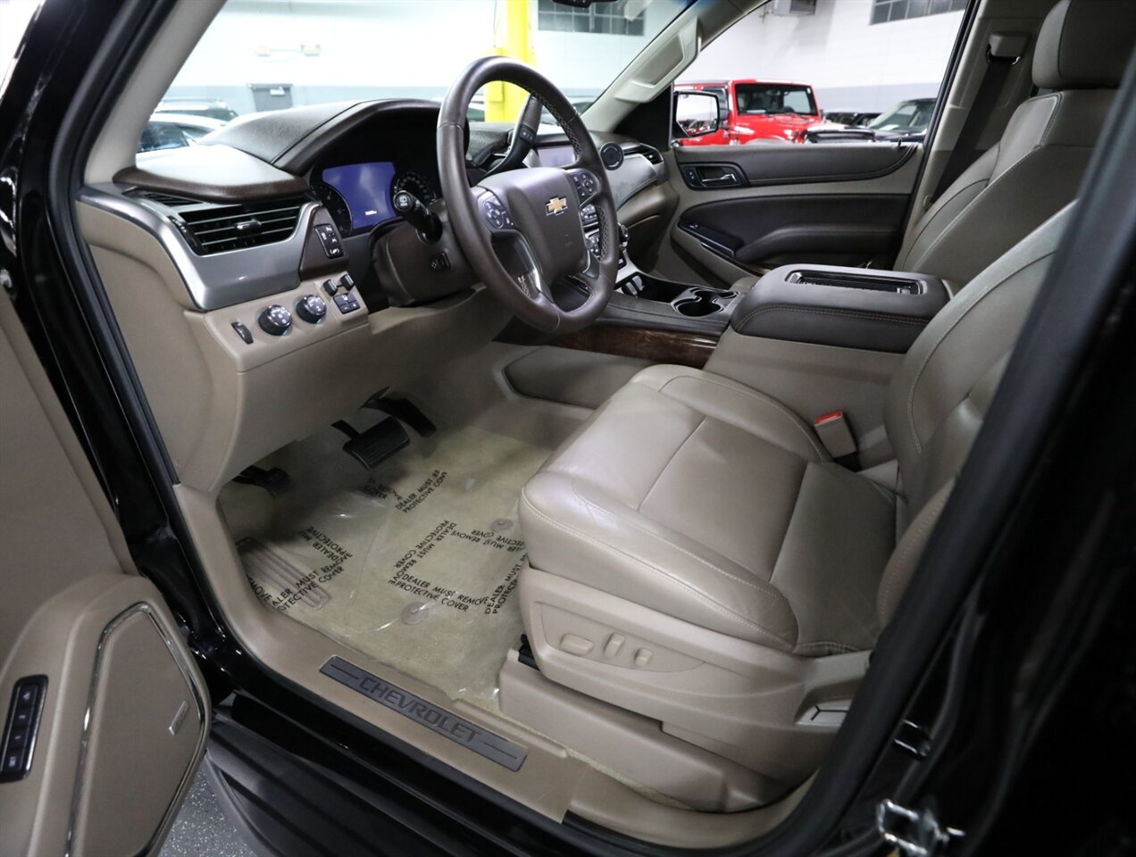 2017 Chevrolet Suburban LT 4WD - Photo 34 - Addison, IL 60101