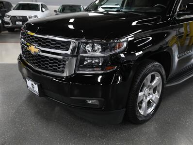 2017 Chevrolet Suburban LT 4WD   - Photo 3 - Addison, IL 60101