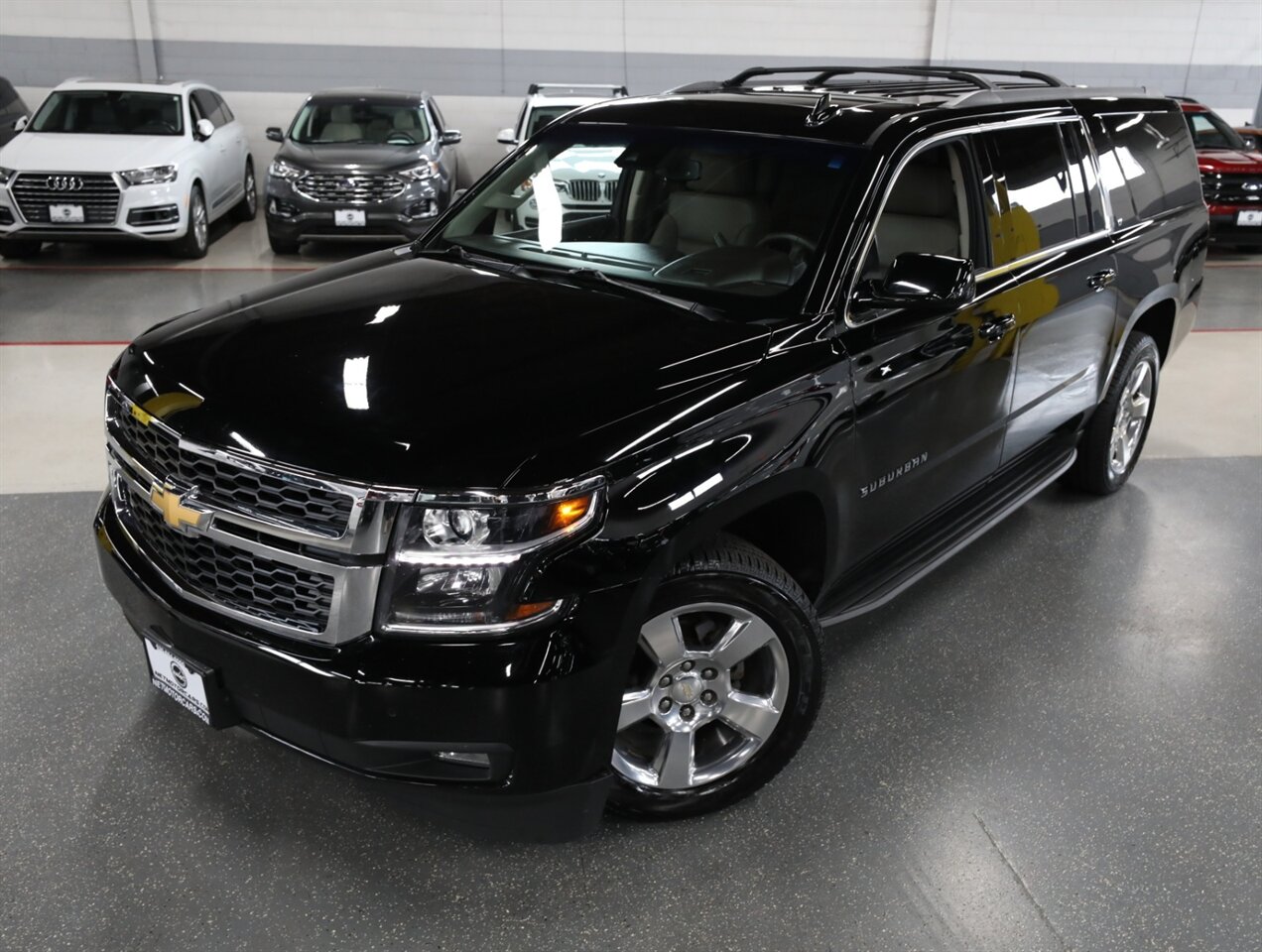 2017 Chevrolet Suburban LT 4WD - Photo 2 - Addison, IL 60101