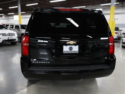 2017 Chevrolet Suburban LT 4WD   - Photo 10 - Addison, IL 60101