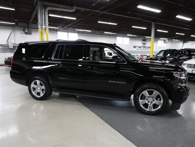 2017 Chevrolet Suburban LT 4WD   - Photo 8 - Addison, IL 60101