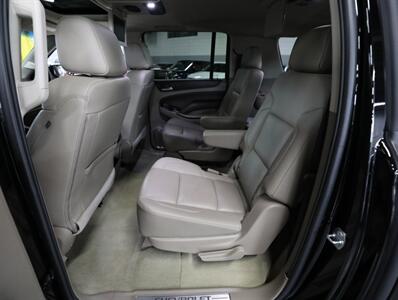 2017 Chevrolet Suburban LT 4WD   - Photo 30 - Addison, IL 60101