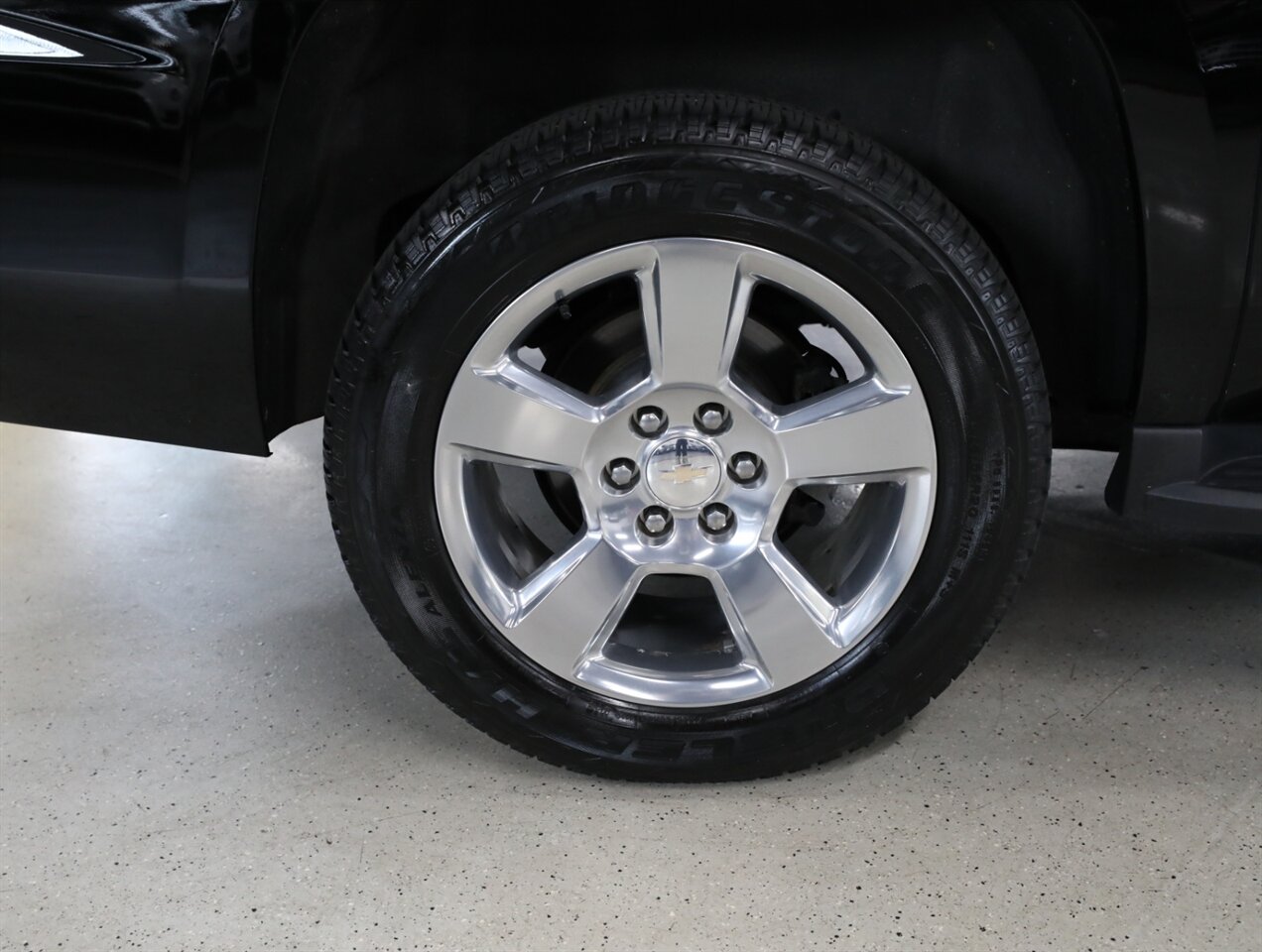 2017 Chevrolet Suburban LT 4WD - Photo 52 - Addison, IL 60101