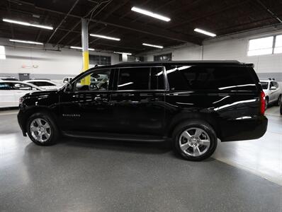 2017 Chevrolet Suburban LT 4WD   - Photo 15 - Addison, IL 60101