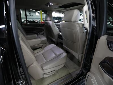 2017 Chevrolet Suburban LT 4WD   - Photo 20 - Addison, IL 60101