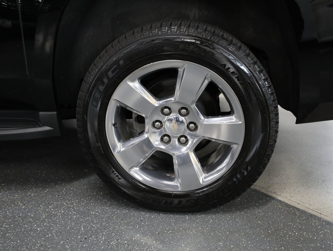 2017 Chevrolet Suburban LT 4WD - Photo 49 - Addison, IL 60101