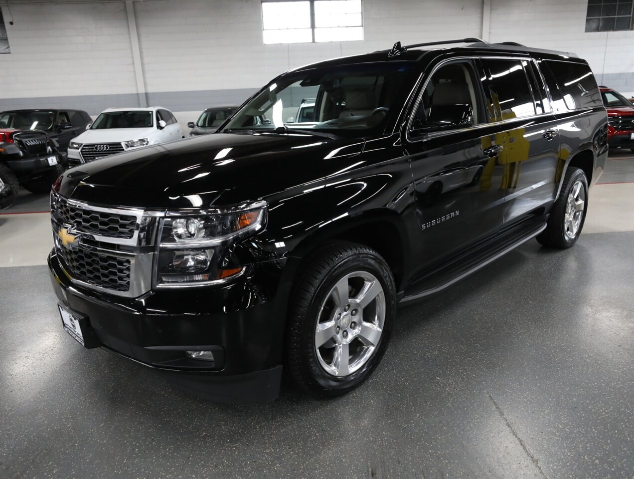 2017 Chevrolet Suburban LT 4WD - Photo 4 - Addison, IL 60101