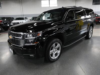 2017 Chevrolet Suburban LT 4WD   - Photo 4 - Addison, IL 60101