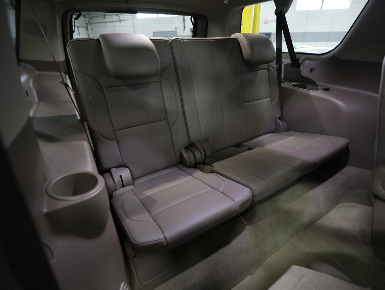 2017 Chevrolet Suburban LT 4WD - Photo 22 - Addison, IL 60101