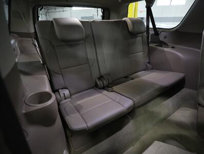 2017 Chevrolet Suburban LT 4WD   - Photo 22 - Addison, IL 60101