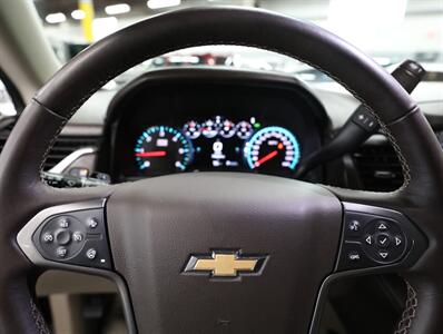 2017 Chevrolet Suburban LT 4WD   - Photo 45 - Addison, IL 60101