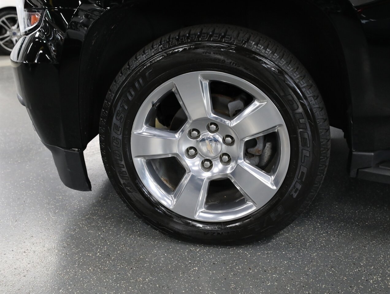 2017 Chevrolet Suburban LT 4WD - Photo 50 - Addison, IL 60101