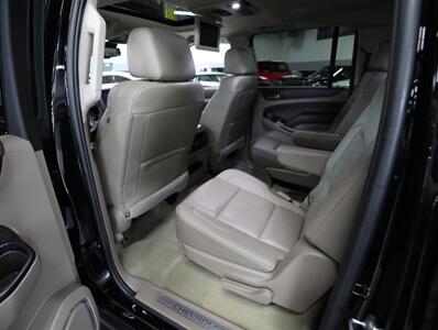 2017 Chevrolet Suburban LT 4WD   - Photo 29 - Addison, IL 60101