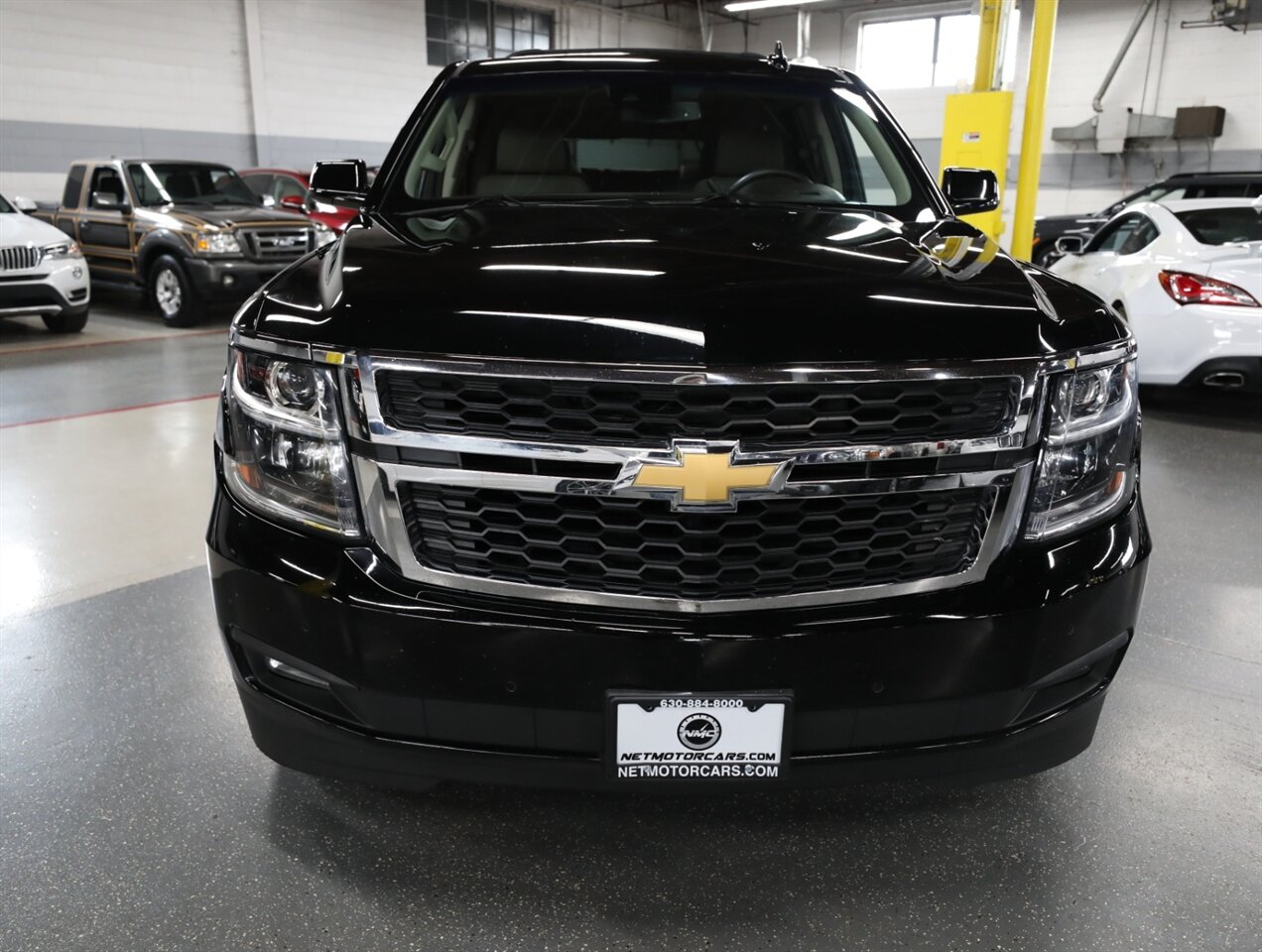 2017 Chevrolet Suburban LT 4WD - Photo 6 - Addison, IL 60101