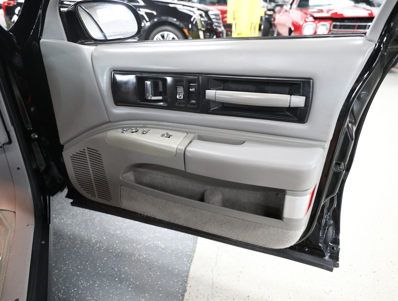 1996 Chevrolet Impala SS - Photo 27 - Addison, IL 60101
