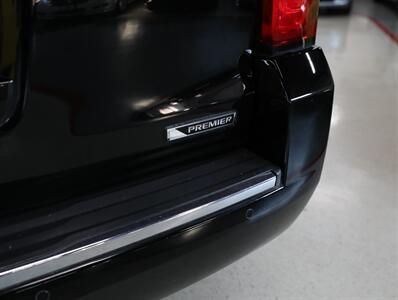 2018 Chevrolet Suburban Premier 4WD   - Photo 11 - Addison, IL 60101