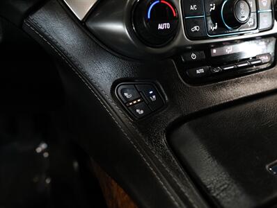 2018 Chevrolet Suburban Premier 4WD   - Photo 41 - Addison, IL 60101