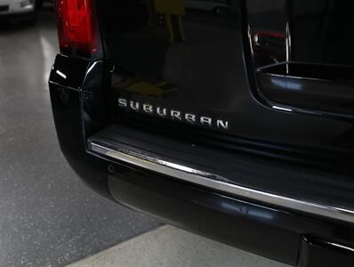 2018 Chevrolet Suburban Premier 4WD   - Photo 12 - Addison, IL 60101