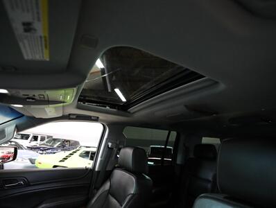 2018 Chevrolet Suburban Premier 4WD   - Photo 39 - Addison, IL 60101