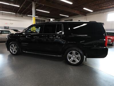 2018 Chevrolet Suburban Premier 4WD   - Photo 15 - Addison, IL 60101