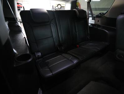 2018 Chevrolet Suburban Premier 4WD   - Photo 22 - Addison, IL 60101