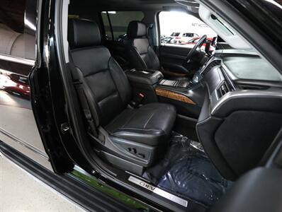 2018 Chevrolet Suburban Premier 4WD   - Photo 18 - Addison, IL 60101