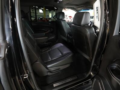 2018 Chevrolet Suburban Premier 4WD   - Photo 20 - Addison, IL 60101