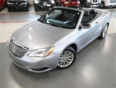 2013 Chrysler 200 Series Limited   - Photo 3 - Addison, IL 60101