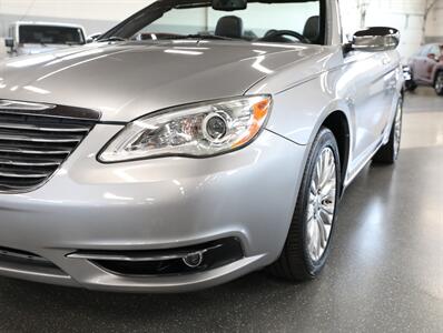 2013 Chrysler 200 Series Limited   - Photo 6 - Addison, IL 60101