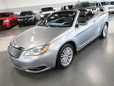 2013 Chrysler 200 Series Limited   - Photo 5 - Addison, IL 60101