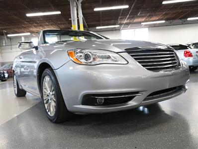 2013 Chrysler 200 Series Limited   - Photo 46 - Addison, IL 60101