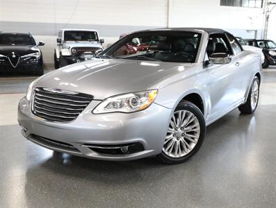 2013 Chrysler 200 Series Limited   - Photo 2 - Addison, IL 60101