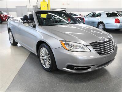 2013 Chrysler 200 Series Limited   - Photo 8 - Addison, IL 60101