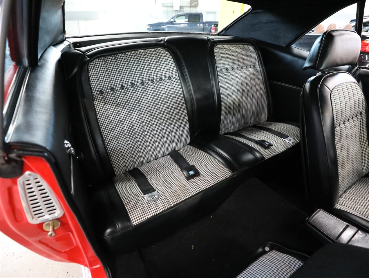 1969 Chevrolet Camaro SS Tribute - Photo 34 - Addison, IL 60101