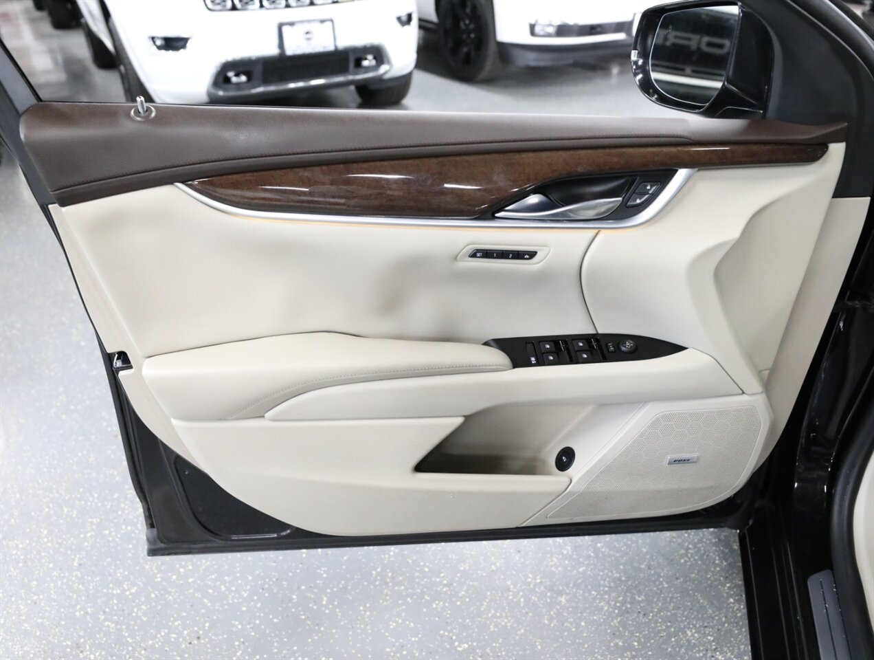 2015 Cadillac XTS Luxury AWD - Photo 27 - Addison, IL 60101
